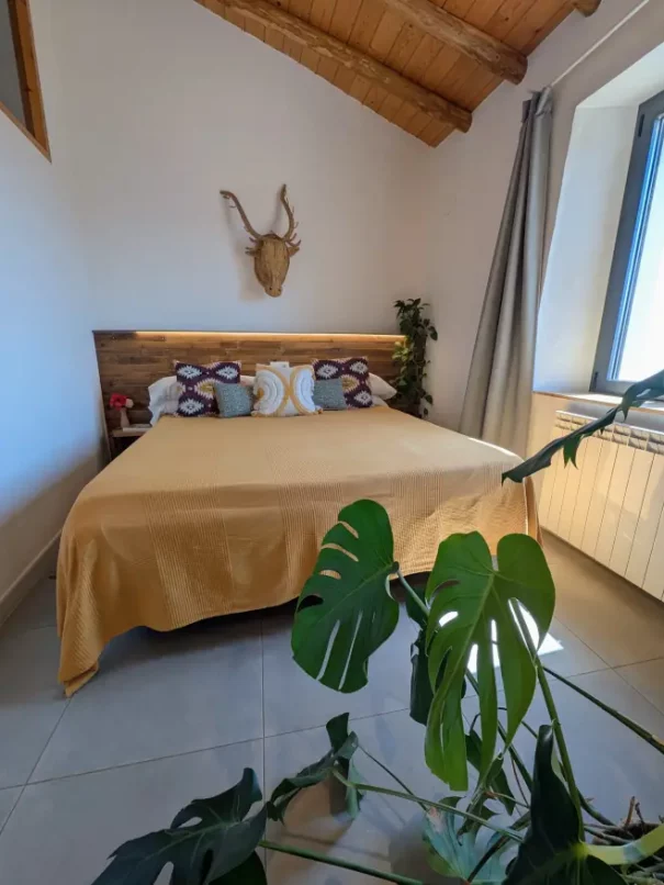 yellow bedroom