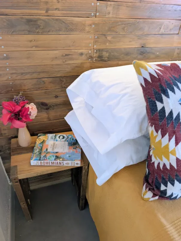 yellow bedroom detail